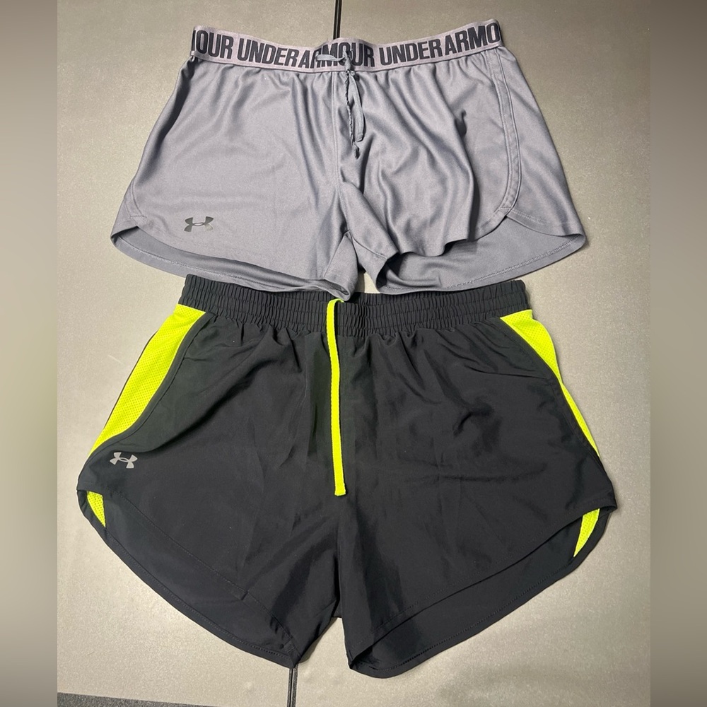 Under Armour Gray and Black Women’s Heatgear Running Athletic Shorts Set (2) Med